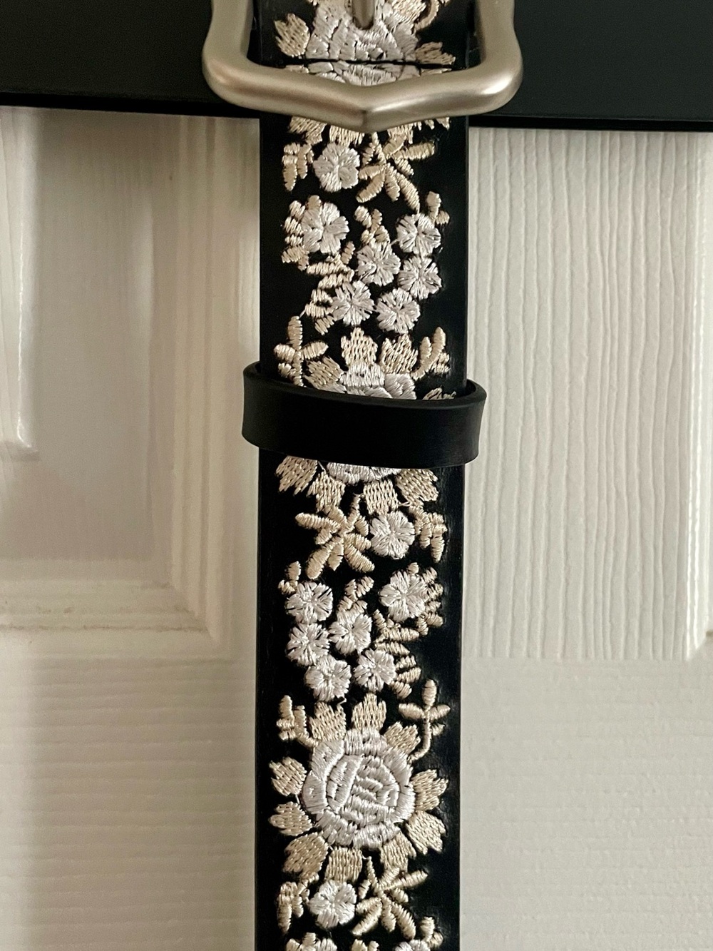 Lucky Brand Bloom Floral Embroidered Women's Belt with Silver Buckle - Picture 5 of 7